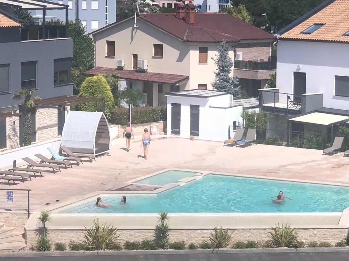 メドゥリンSeaviewアパートメント エクステリア 写真