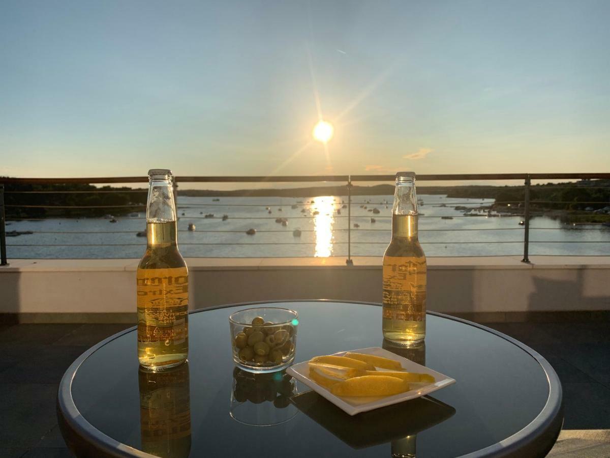 メドゥリンSeaviewアパートメント エクステリア 写真
