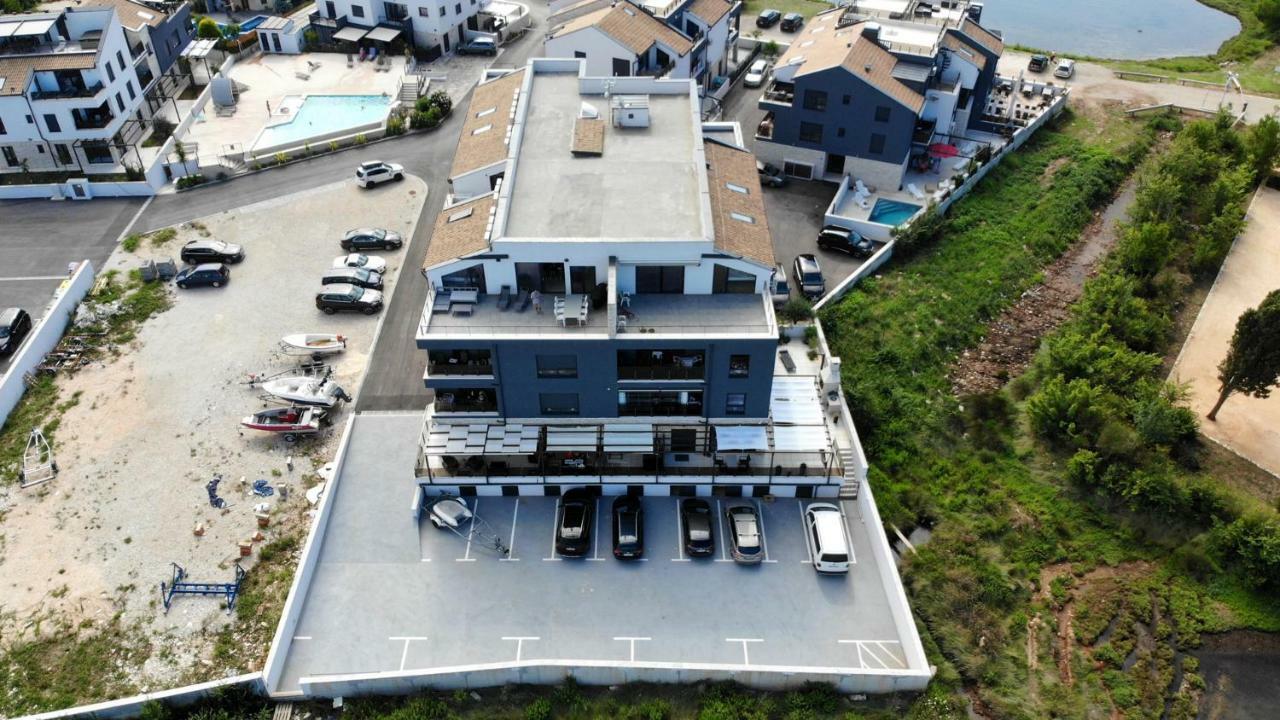 メドゥリンSeaviewアパートメント エクステリア 写真